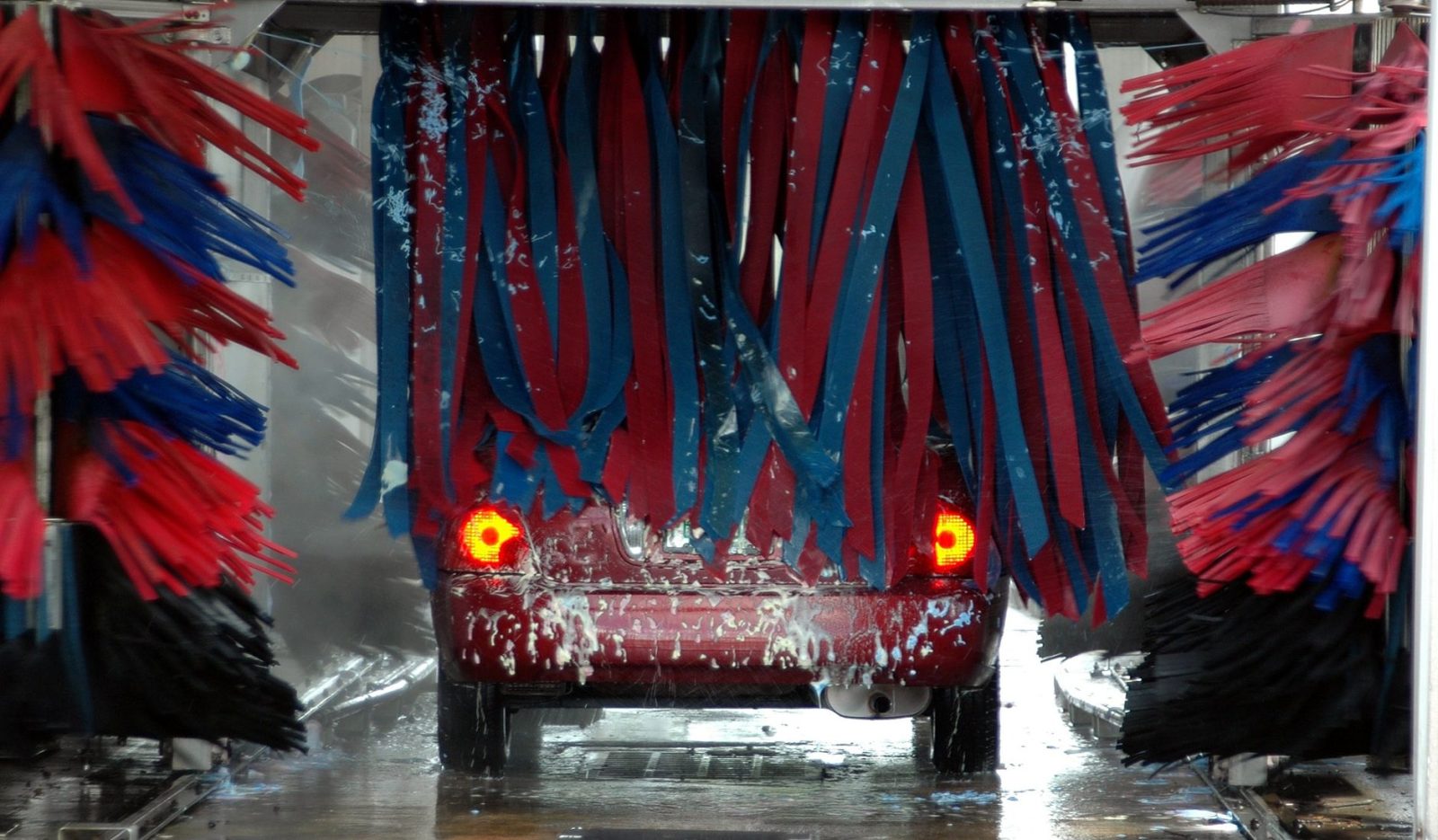 Kefa na auto s dlhou rukoväťou: Kľúčové vlastnosti pre bezpečné a pohodlné čistenie